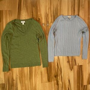 Women’s Cable Knit Sweater Set (S) with matching necklace charms